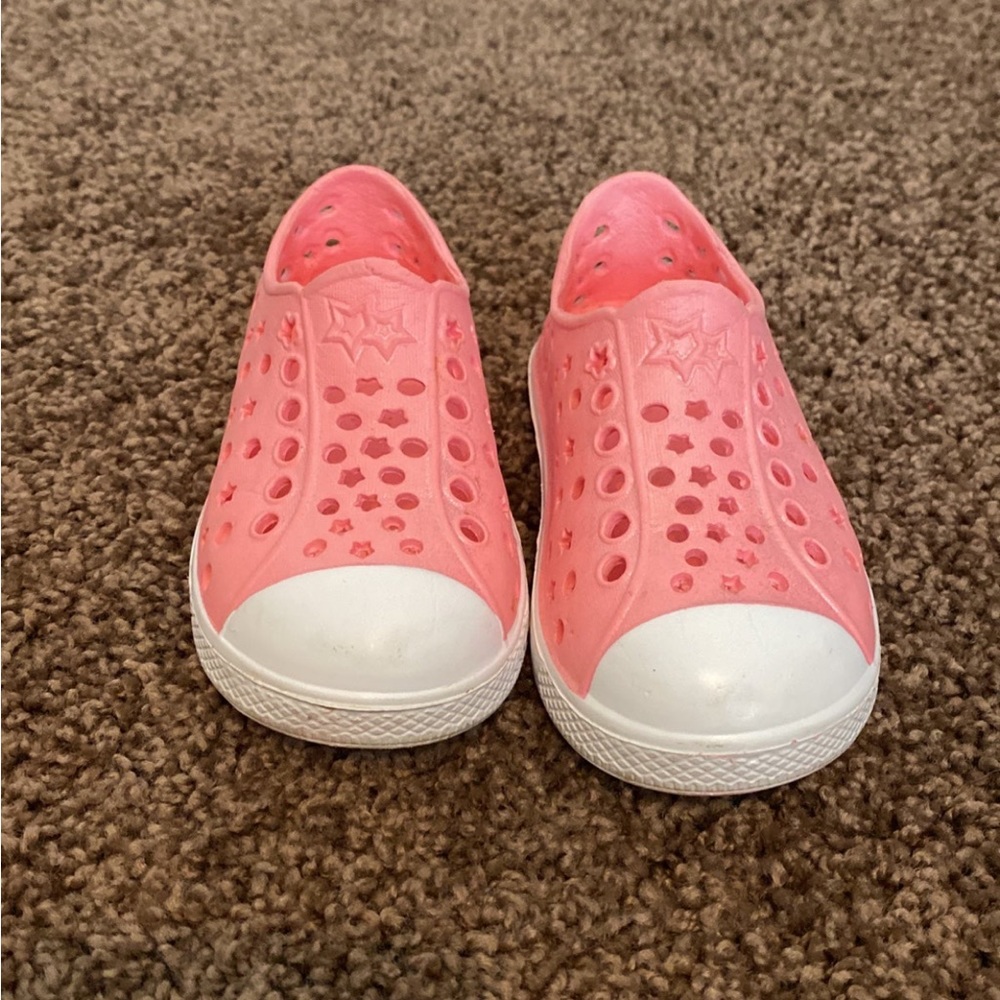 Girls slide on shoes